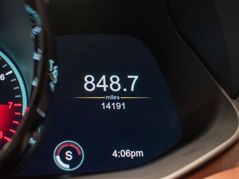 Used 2020 Aston Martin V8 Vantage Coupe RWD image 36