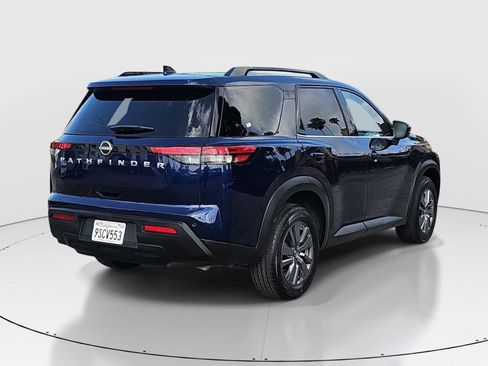 Used 2025 Nissan Pathfinder SV FWD image 5