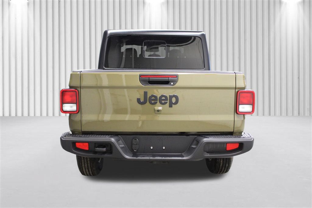 New 2026 Jeep Gladiator Sport AWD/4WD image 4