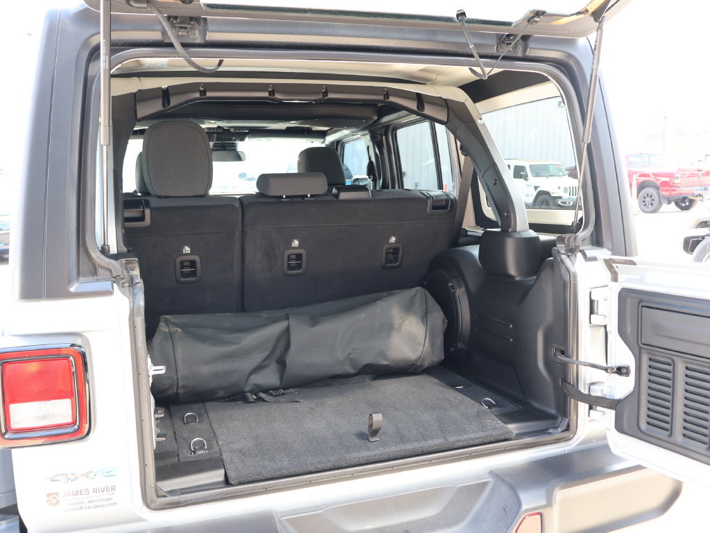 Used 2024 Jeep Wrangler Unlimited AWD/4WD image 14