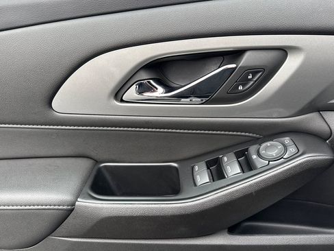 Certified 2022 Chevrolet Traverse LT w/ LPO, Floor Liner Package image 10