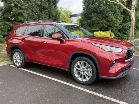 Used 2023 Toyota Highlander Limited image 10