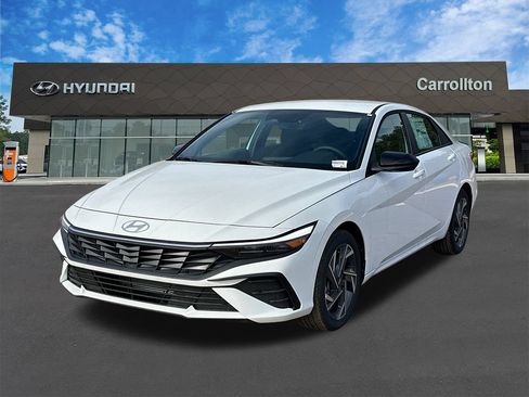 Certified 2025 Hyundai Elantra Sport FWD image 1
