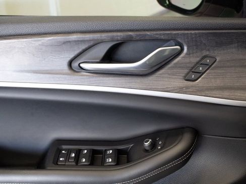 Certified 2023 Jeep Grand Cherokee Limited w/ Black Appearance Package image 10