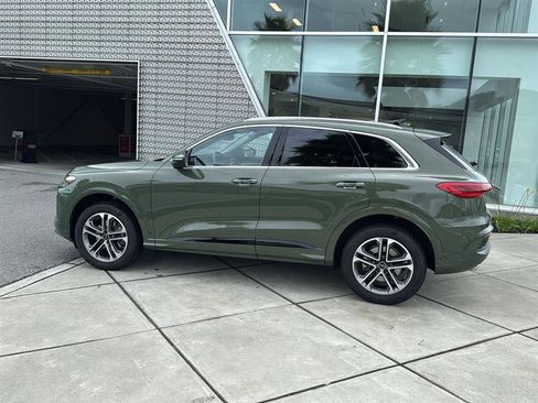 Used 2025 Audi Q5 Premium Plus w/ Premium Plus image 9