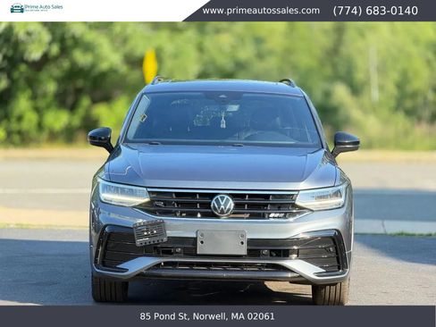 Used 2022 Volkswagen Tiguan SE R-Line AWD/4WD image 4