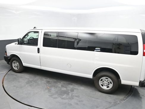 Used 2024 Chevrolet Express 3500 LS RWD image 27