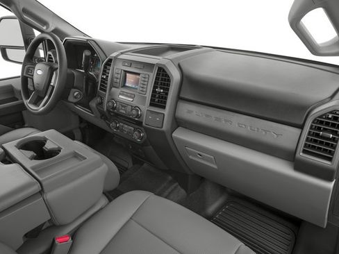 Used 2017 Ford F250 XLT w/ XLT Premium Package AWD/4WD image 16