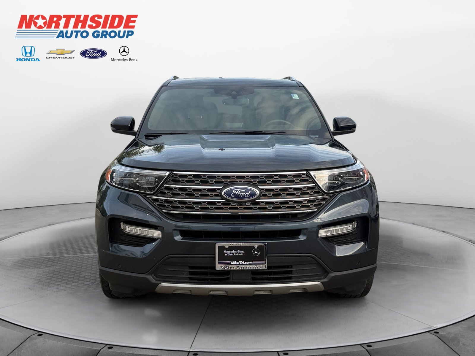 Used 2022 Ford Explorer King Ranch w/ Technology Package RWD image 2