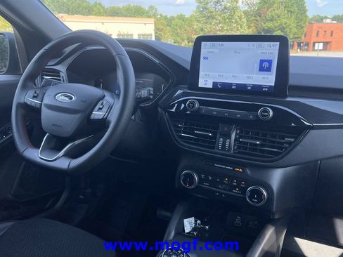 Used 2025 Ford Escape ST-Line FWD image 6