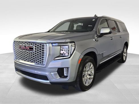 Used 2023 GMC Yukon XL Denali RWD image 3