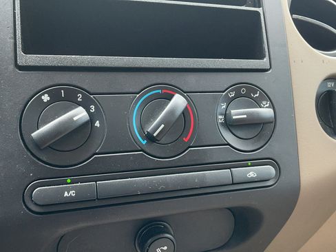 Used 2004 Ford F150 XL RWD image 11