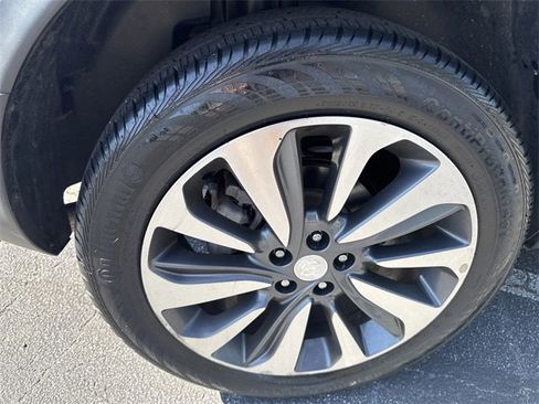 Used 2022 Buick Encore Preferred w/ Safety Package image 34