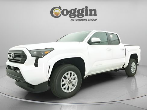 Used 2026 Toyota Tacoma SR5 RWD image 1