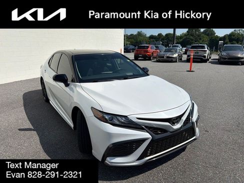 Used 2021 Toyota Camry XSE FWD image 3