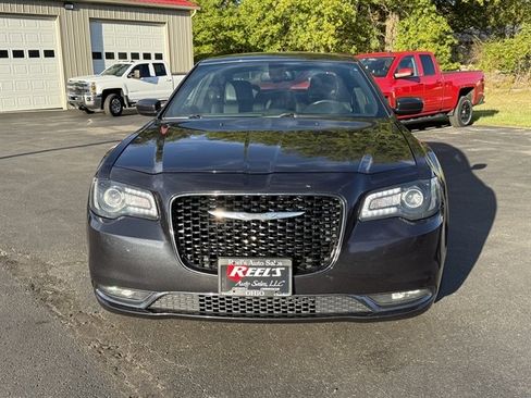 Used 2016 Chrysler 300 S image 2