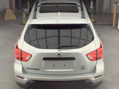 Used 2020 Nissan Pathfinder SL AWD/4WD image 5