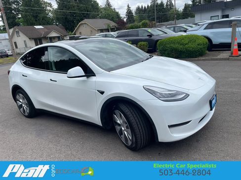 Used 2023 Tesla Model Y Long Range AWD/4WD image 18
