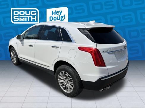 Used 2017 Cadillac XT5 Luxury w/ Driver Awareness Package FWD image 3
