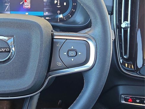 Certified 2023 Volvo XC40 B5 Plus w/ Protection Package Premier image 21