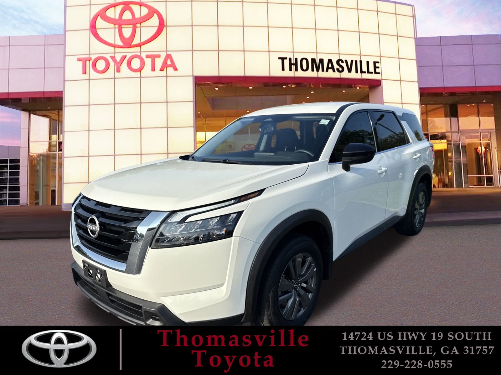 Used 2024 Nissan Pathfinder S FWD image 1