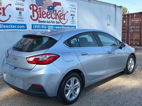 Used 2017 Chevrolet Cruze LT image 3