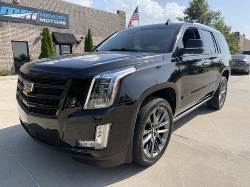 Used 2019 Cadillac Escalade Premium Luxury w/ Escalade Sport Edition RWD image 1