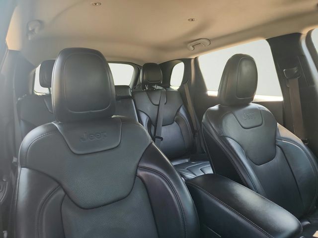 Used 2020 Jeep Cherokee Limited AWD/4WD image 23