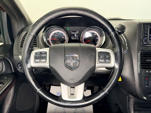 Used 2019 Dodge Grand Caravan GT FWD image 18
