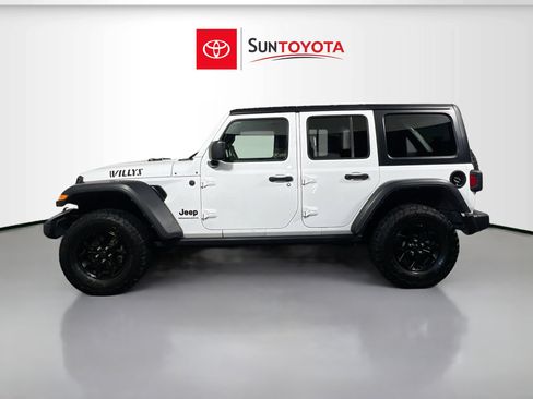 Used 2024 Jeep Wrangler Willys image 7