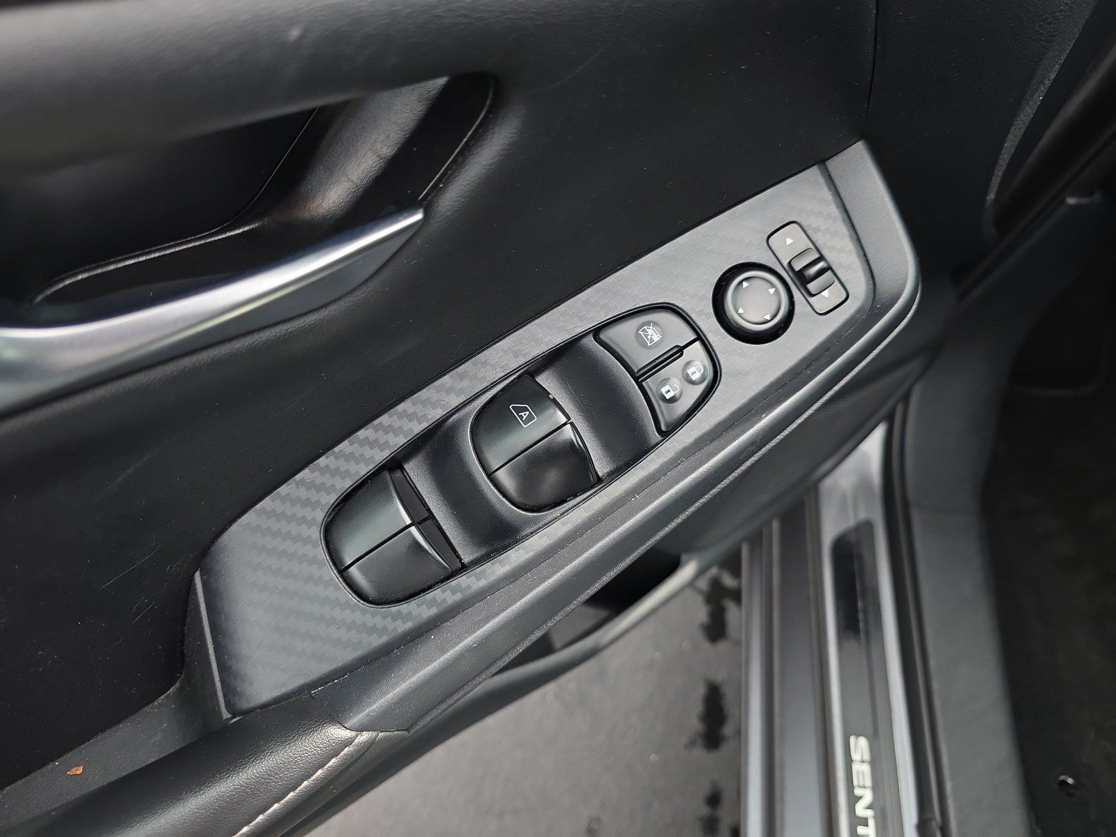 Used 2024 Nissan Sentra SV FWD image 12