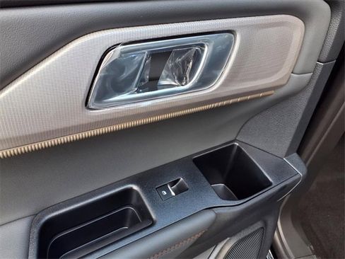 New 2025 Ford Explorer Active image 9