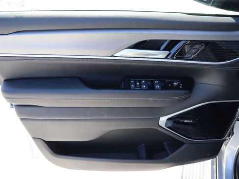 New 2026 Jeep Grand Wagoneer Limited w/ Premium Group II AWD/4WD image 18