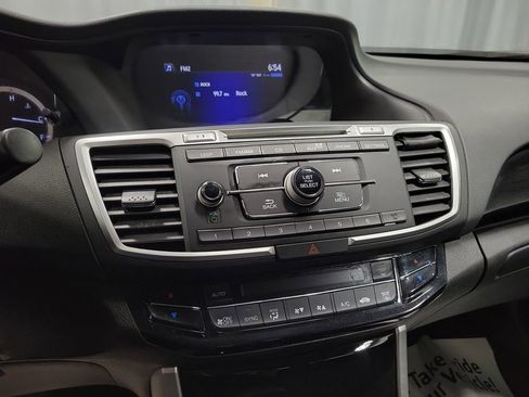 Used 2017 Honda Accord LX image 14
