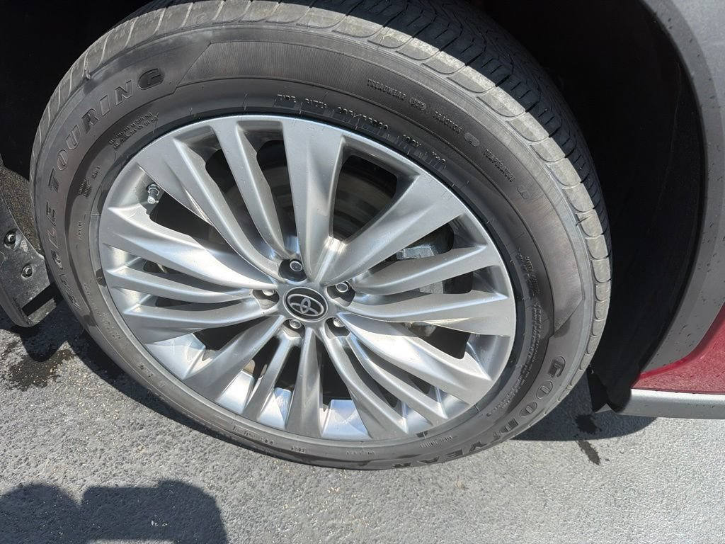 Used 2022 Toyota Highlander Platinum AWD/4WD image 5