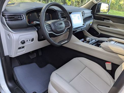 New 2024 Jeep Wagoneer L Series II w/ Convenience Group I AWD/4WD image 24