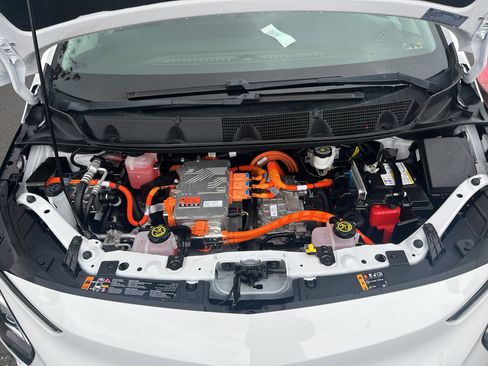 Used 2023 Chevrolet Bolt LT image 15