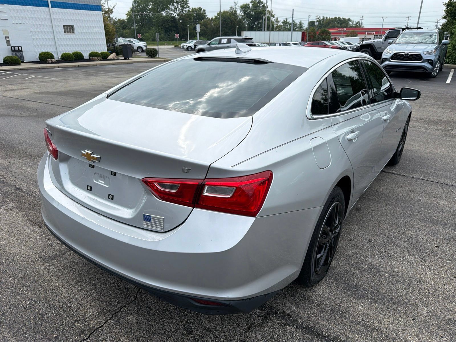 Used 2017 Chevrolet Malibu LT FWD image 5