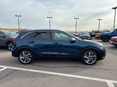 Used 2017 Kia Niro Touring image 9