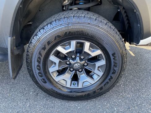 Certified 2021 Toyota Tacoma TRD Off-Road w/ TRD Premium Off Road Package image 17