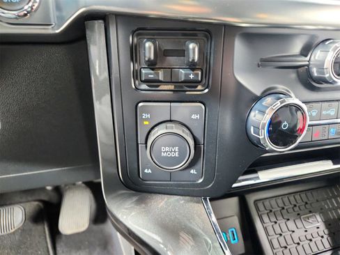 Used 2023 Ford F150 Lariat w/ Equipment Group 502A High image 28