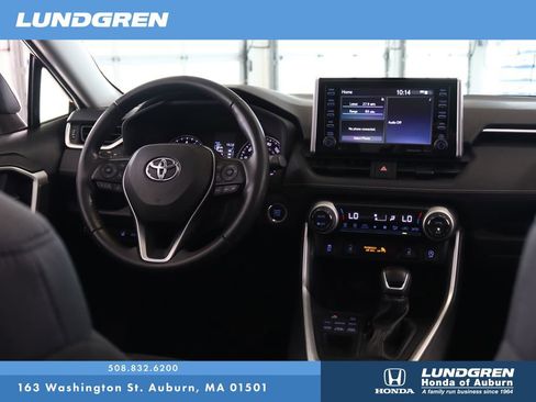 Used 2020 Toyota RAV4 XLE w/ Convenience Package image 15