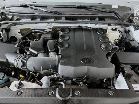 Used 2024 Toyota 4Runner TRD Off-Road Premium image 33