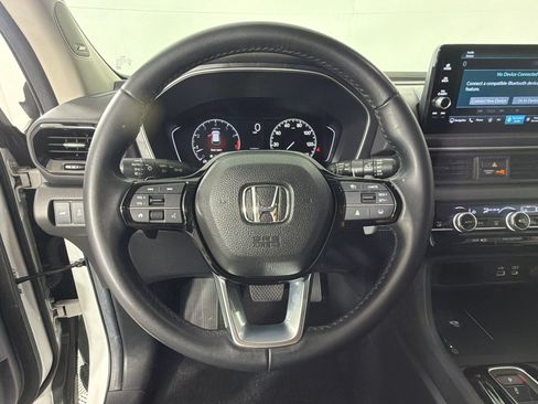 Certified 2025 Honda Pilot Touring image 11