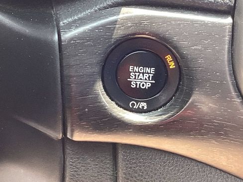 Used 2018 Jeep Grand Cherokee Laredo AWD/4WD image 33