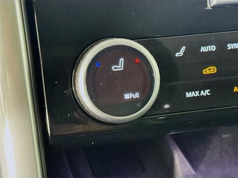 Certified 2024 Land Rover Discovery S AWD/4WD image 23