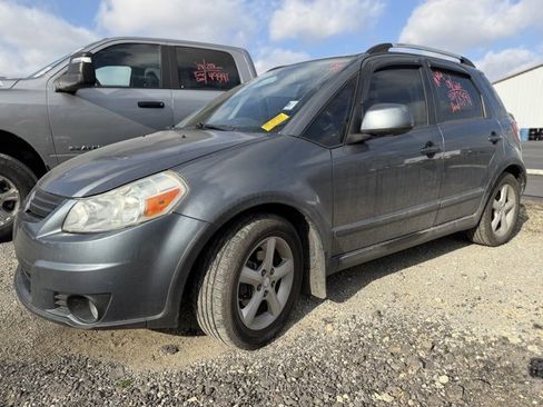 Used 2009 Suzuki SX4 AWD Hatchback w/ Touring Pkg image 2