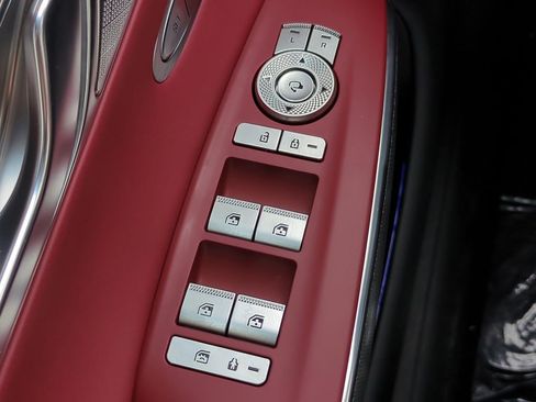 Used 2025 Genesis GV70 3.5T Sport image 22