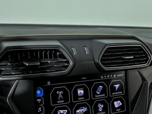 Used 2019 Lamborghini Urus AWD/4WD image 27
