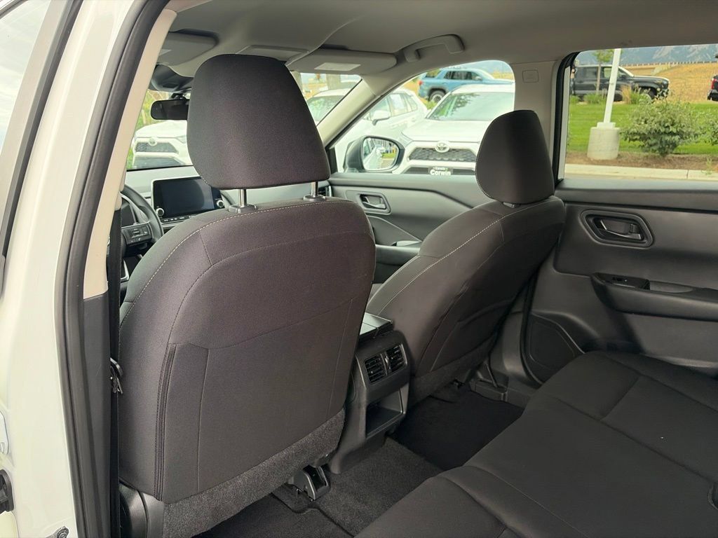 Used 2024 Nissan Rogue S AWD/4WD image 20